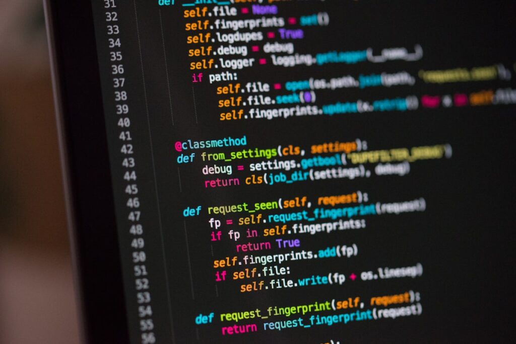 Pantalla con codigo representando malware que se ejecuta en la memoria del navegador